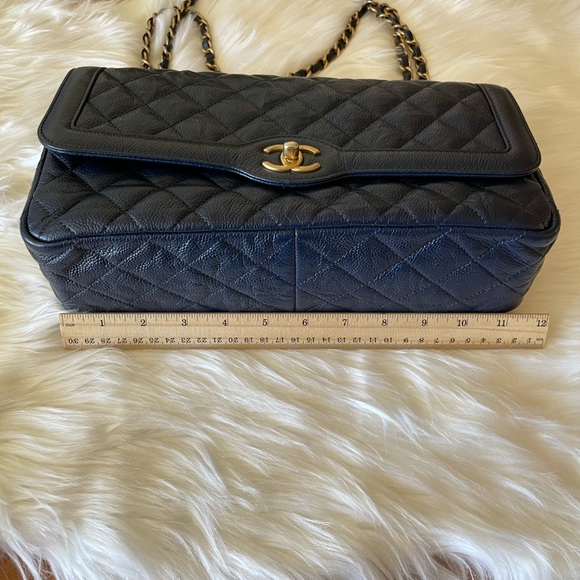 Authentic Chanel - Large Single Flap - Picture 9 of 12